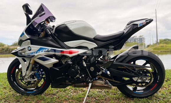 Buy Used BMW S 1000 White Bike in al–Khaburah in al-Batinah Buy Used BMW S 1000 White Bike in al–Khaburah in al-Batinah