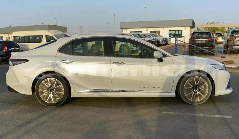 Big with watermark toyota camry al batinah al masna ah 7982