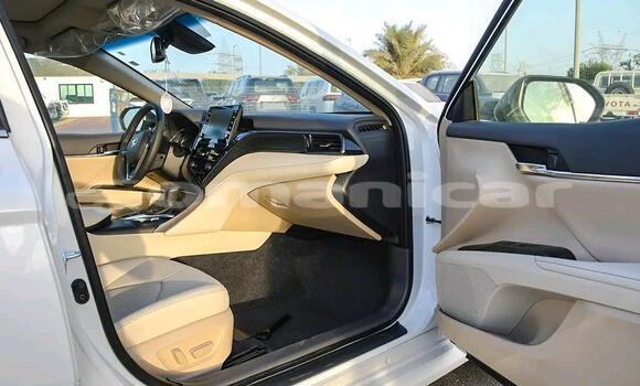 Buy Used Toyota Camry White Car in al–Masna'ah in al-Batinah Buy Used Toyota Camry White Car in al–Masna'ah in al-Batinah