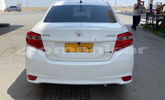 Buy Used Toyota Yaris White Car in Muscat in Masqat