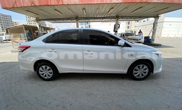 Buy Used Toyota Yaris White Car in Muscat in Masqat Buy Used Toyota Yaris White Car in Muscat in Masqat