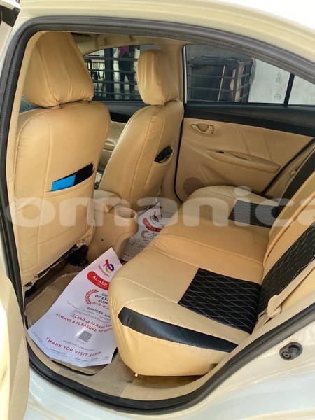 Big with watermark toyota yaris masqat muscat 7986