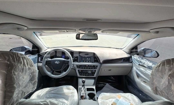 Buy Used Hyundai Sonata Silver Car in Masqat in Masqat Buy Used Hyundai Sonata Silver Car in Masqat in Masqat