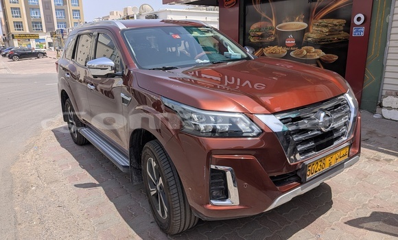 Buy Used Nissan Xterra Brown Car in Muscat in Masqat