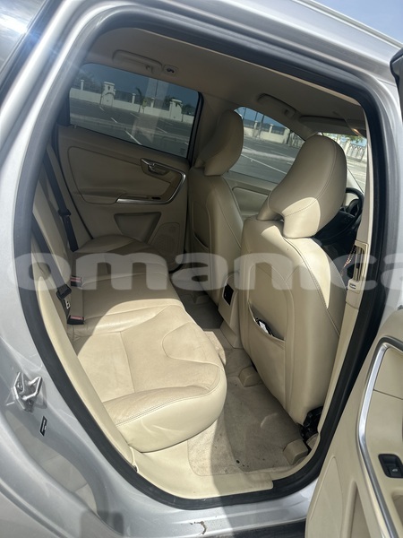 Big with watermark volvo xc60 masqat muscat 8009