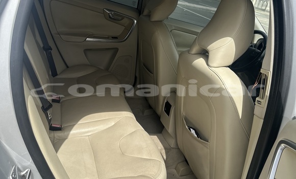 Buy Used Volvo XC60 Silver Car in Muscat in Masqat Buy Used Volvo XC60 Silver Car in Muscat in Masqat
