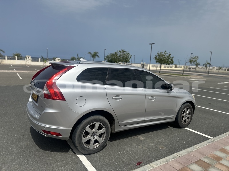 Big with watermark volvo xc60 masqat muscat 8009