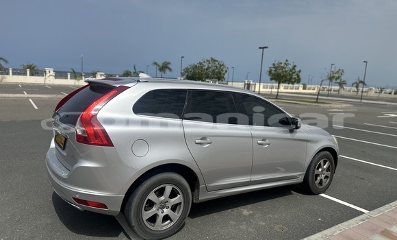 Buy Used Volvo XC60 Silver Car in Muscat in Masqat Buy Used Volvo XC60 Silver Car in Muscat in Masqat