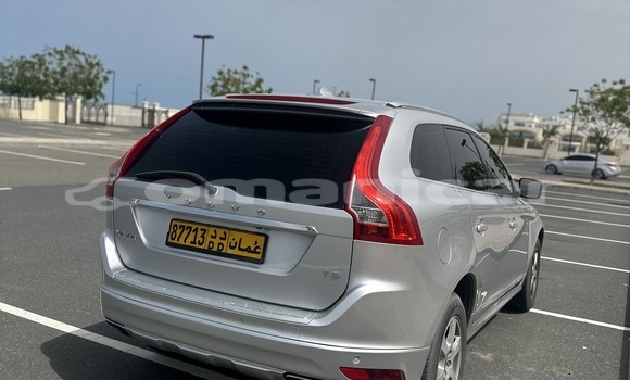 Buy Used Volvo XC60 Silver Car in Muscat in Masqat Buy Used Volvo XC60 Silver Car in Muscat in Masqat