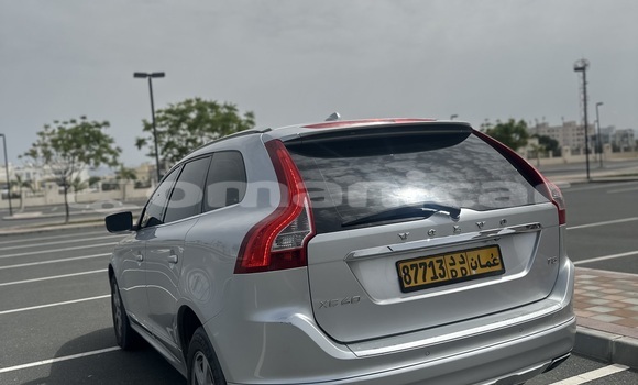 Buy Used Volvo XC60 Silver Car in Muscat in Masqat Buy Used Volvo XC60 Silver Car in Muscat in Masqat