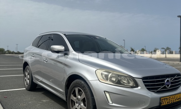 Buy Used Volvo XC60 Silver Car in Muscat in Masqat Buy Used Volvo XC60 Silver Car in Muscat in Masqat