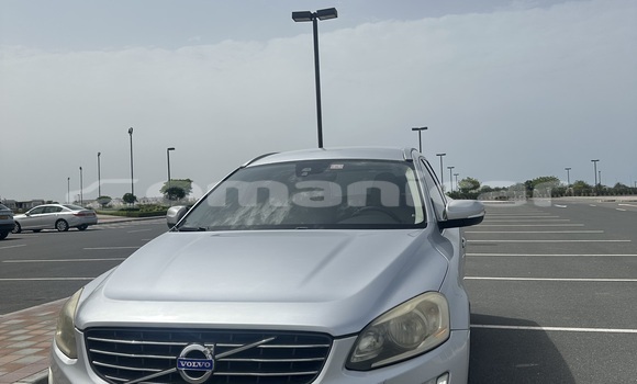 Buy Used Volvo XC60 Silver Car in Muscat in Masqat Buy Used Volvo XC60 Silver Car in Muscat in Masqat