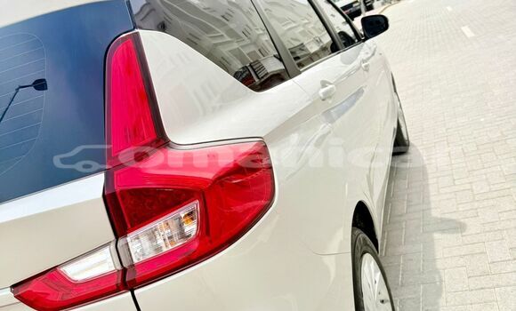 Buy Used Suzuki Ertiga Silver Car in Muscat in Masqat Buy Used Suzuki Ertiga Silver Car in Muscat in Masqat