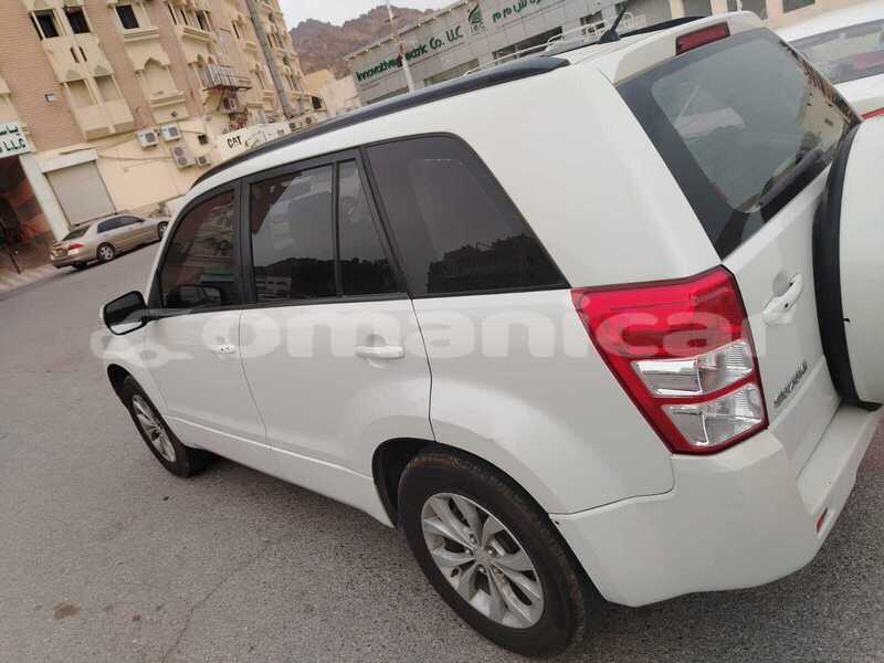 Big with watermark suzuki grand vitara masqat muscat 8017