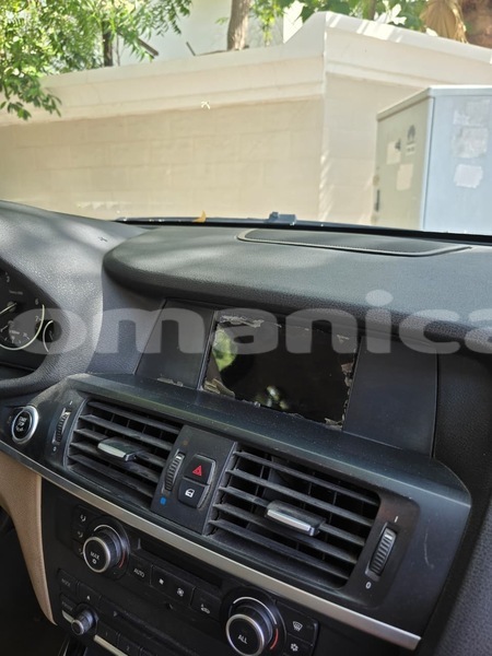 Big with watermark bmw x3 masqat muscat 8024