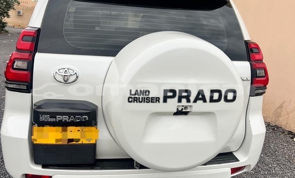 Buy Used Toyota Prado White Car in Suhar in al-Batinah Buy Used Toyota Prado White Car in Suhar in al-Batinah
