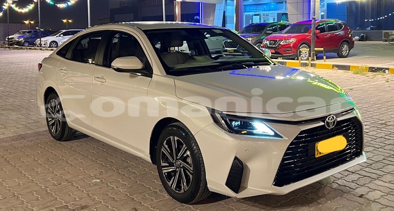 Big with watermark toyota yaris dhufar salalah 8033