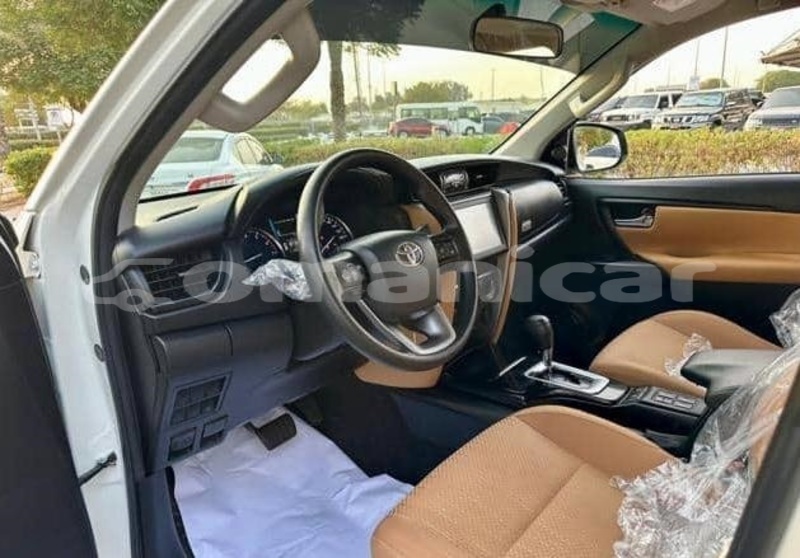 Big with watermark toyota fortuner masqat muscat 8034