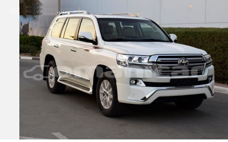 Big with watermark toyota land cruiser masqat muscat 8035