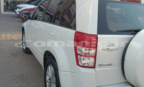 Buy Used Suzuki Grand Vitara White Car in Muscat in Masqat Buy Used Suzuki Grand Vitara White Car in Muscat in Masqat