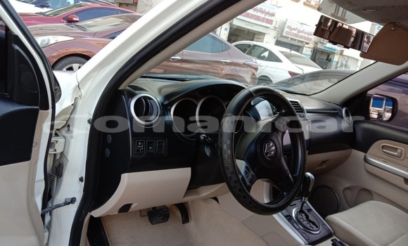 Buy Used Suzuki Grand Vitara White Car in Muscat in Masqat Buy Used Suzuki Grand Vitara White Car in Muscat in Masqat
