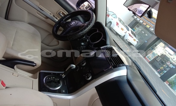 Buy Used Suzuki Grand Vitara White Car in Muscat in Masqat Buy Used Suzuki Grand Vitara White Car in Muscat in Masqat