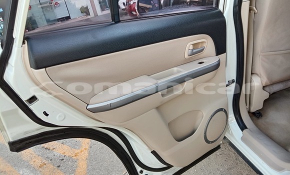 Buy Used Suzuki Grand Vitara White Car in Muscat in Masqat Buy Used Suzuki Grand Vitara White Car in Muscat in Masqat