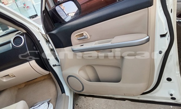 Buy Used Suzuki Grand Vitara White Car in Muscat in Masqat Buy Used Suzuki Grand Vitara White Car in Muscat in Masqat