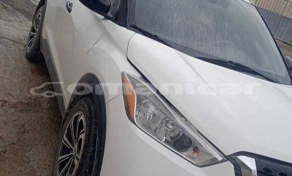 Buy Used Nissan Kix White Car in Salalah in Dhufar