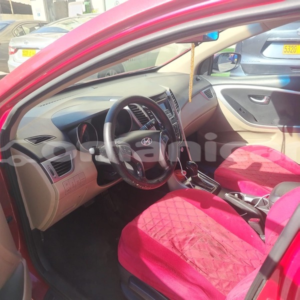 Big with watermark hyundai i30 masqat muscat 8043