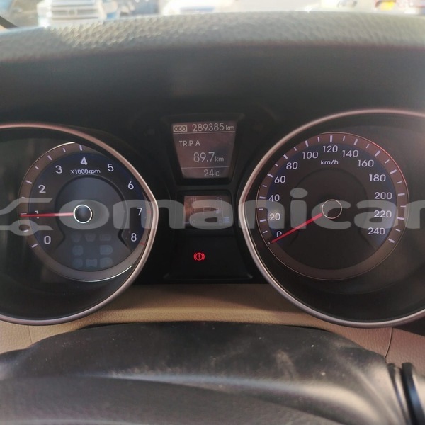 Big with watermark hyundai i30 masqat muscat 8043