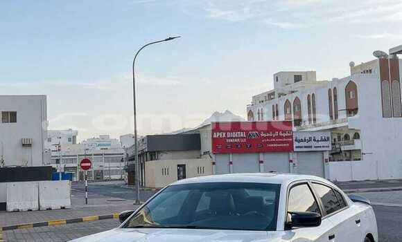 Buy Used Dodge Charger White Car in Muttrah in Masqat Buy Used Dodge Charger White Car in Muttrah in Masqat