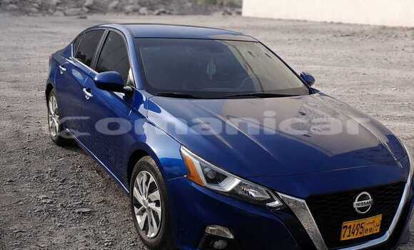 Buy Used Nissan Altima Blue Car in Wadi Al Kabir in Masqat