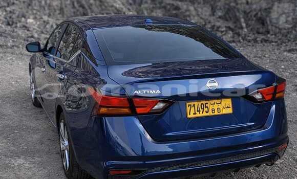 Buy Used Nissan Altima Blue Car in Wadi Al Kabir in Masqat Buy Used Nissan Altima Blue Car in Wadi Al Kabir in Masqat