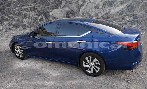 Buy Used Nissan Altima Blue Car in Wadi Al Kabir in Masqat Buy Used Nissan Altima Blue Car in Wadi Al Kabir in Masqat