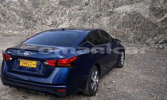 Buy Used Nissan Altima Blue Car in Wadi Al Kabir in Masqat Buy Used Nissan Altima Blue Car in Wadi Al Kabir in Masqat