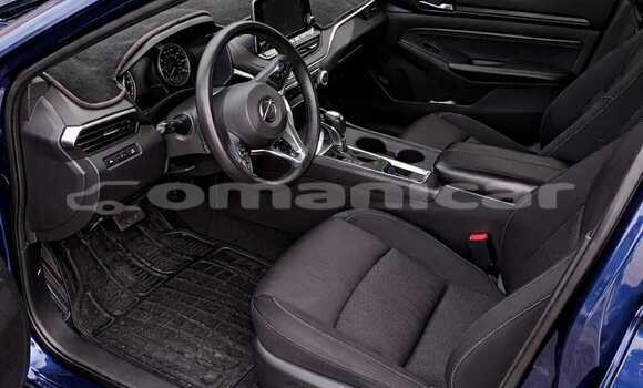 Buy Used Nissan Altima Blue Car in Wadi Al Kabir in Masqat Buy Used Nissan Altima Blue Car in Wadi Al Kabir in Masqat