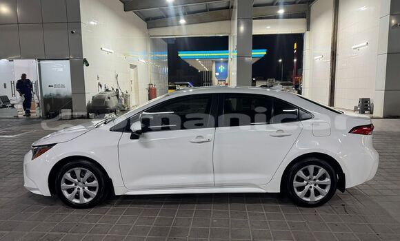 Buy Used Toyota Corolla White Car in Muscat in Masqat Buy Used Toyota Corolla White Car in Muscat in Masqat