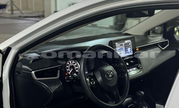 Buy Used Toyota Corolla White Car in Muscat in Masqat Buy Used Toyota Corolla White Car in Muscat in Masqat