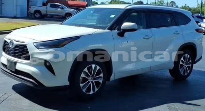 Big with watermark toyota highlander masqat muscat 8057