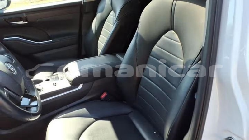 Big with watermark toyota highlander masqat muscat 8057