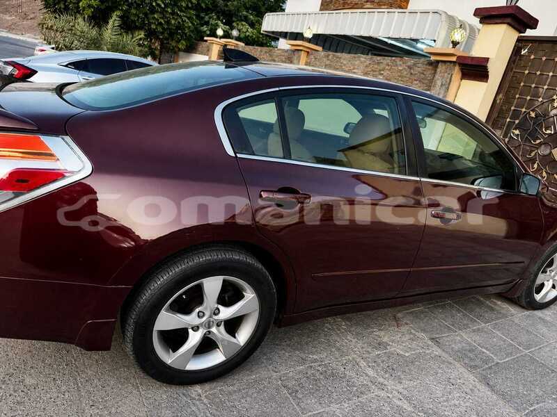 Big with watermark nissan altima masqat wadi al kabir 8063