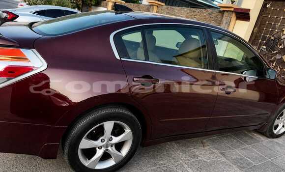 Buy Used Nissan Altima Red Car in Wadi Al Kabir in Masqat