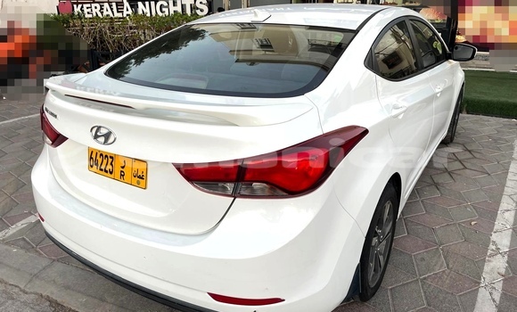 Buy Used Hyundai Elantra White Car in Azaiba in Masqat Buy Used Hyundai Elantra White Car in Azaiba in Masqat