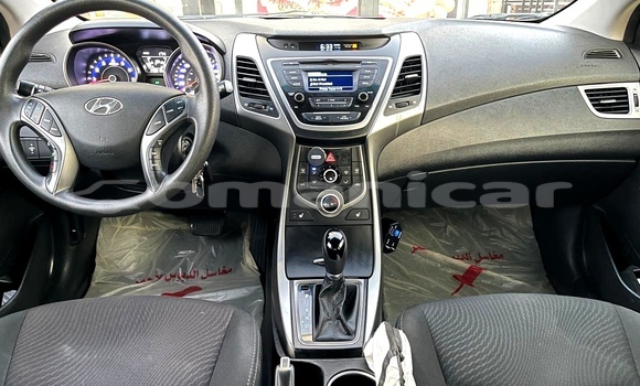 Buy Used Hyundai Elantra White Car in Azaiba in Masqat Buy Used Hyundai Elantra White Car in Azaiba in Masqat
