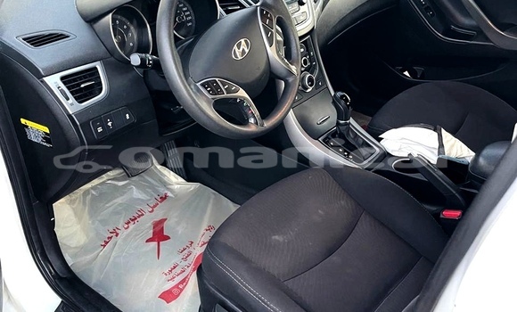 Buy Used Hyundai Elantra White Car in Azaiba in Masqat Buy Used Hyundai Elantra White Car in Azaiba in Masqat