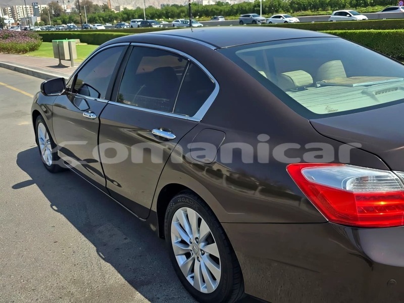 Big with watermark honda accord masqat azaiba 8065