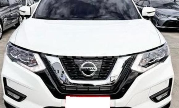 Buy Used Nissan X–Trail White Car in Muscat in Masqat Buy Used Nissan X–Trail White Car in Muscat in Masqat