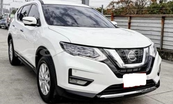 Buy Used Nissan X–Trail White Car in Muscat in Masqat Buy Used Nissan X–Trail White Car in Muscat in Masqat