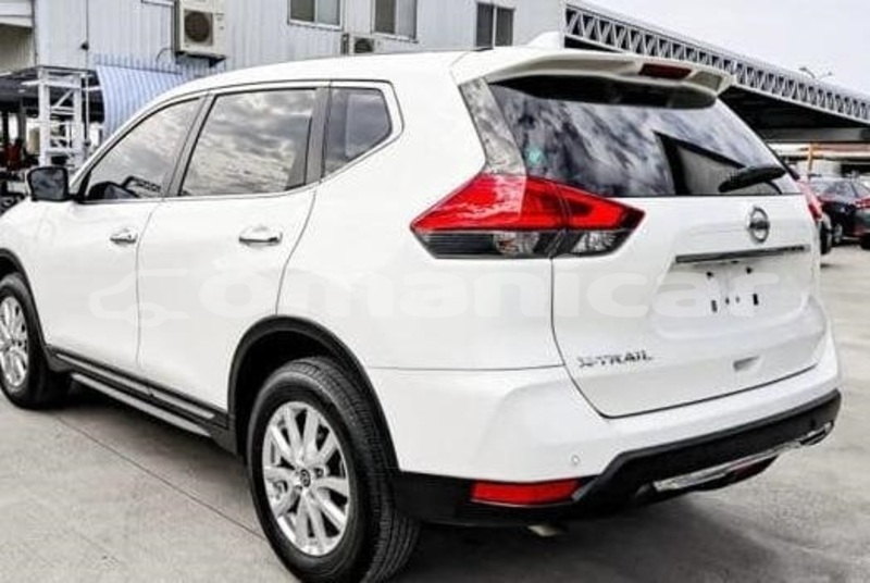 Big with watermark nissan x trail masqat muscat 8066